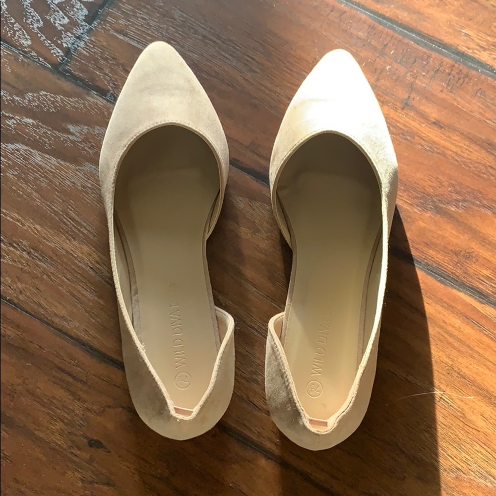 Never worn tan, suede flats